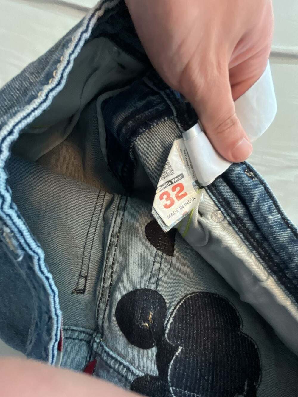 Levi's Custom Mickey Mouse Embroidered Vintage Denim Jeans - Picture 3 of 4